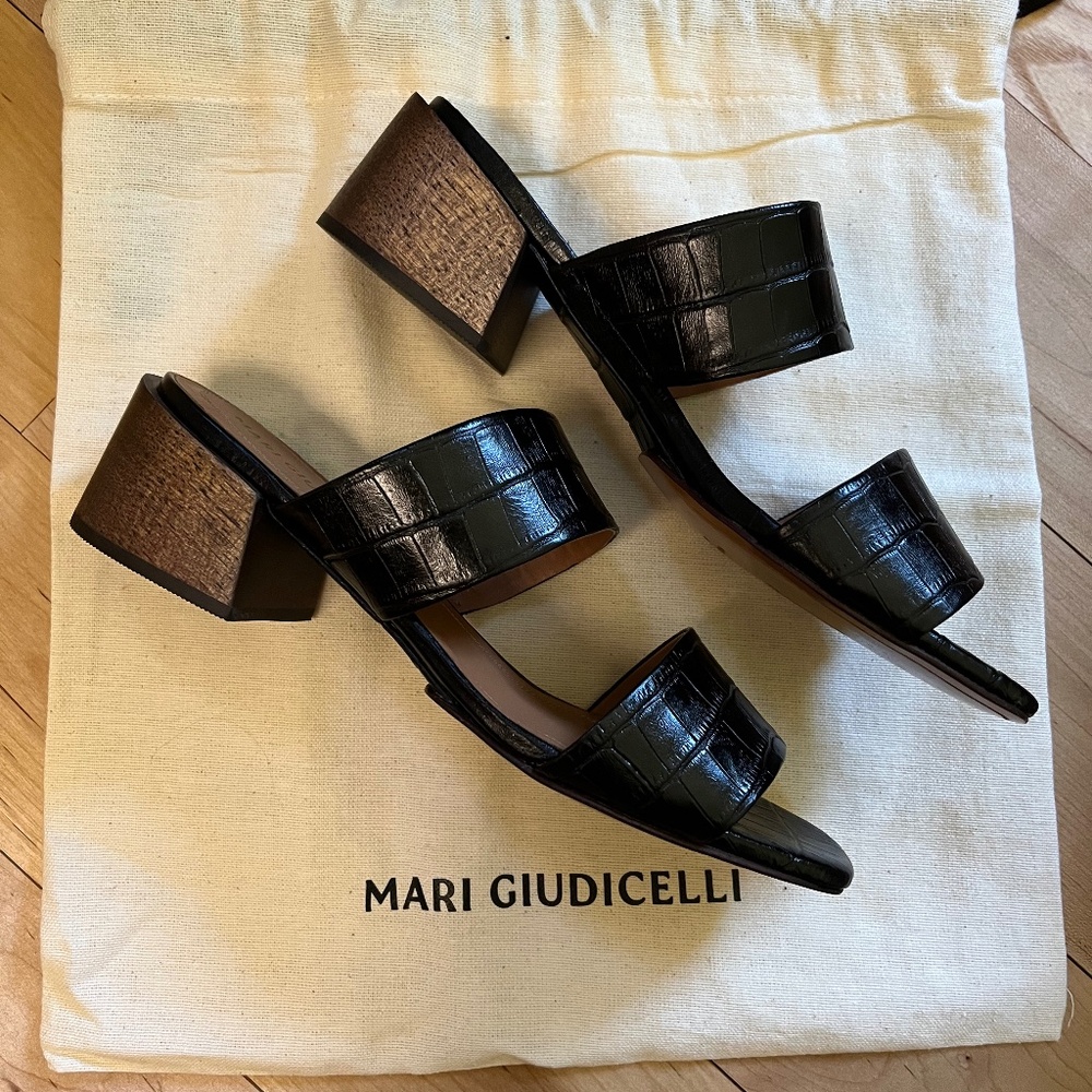 Mari Guidacelli sandals